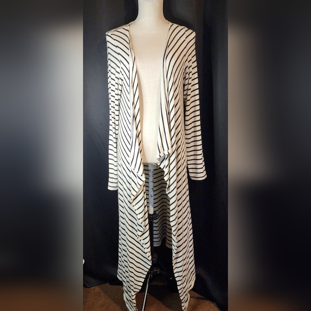 Canari 2X Black and White Striped Duster